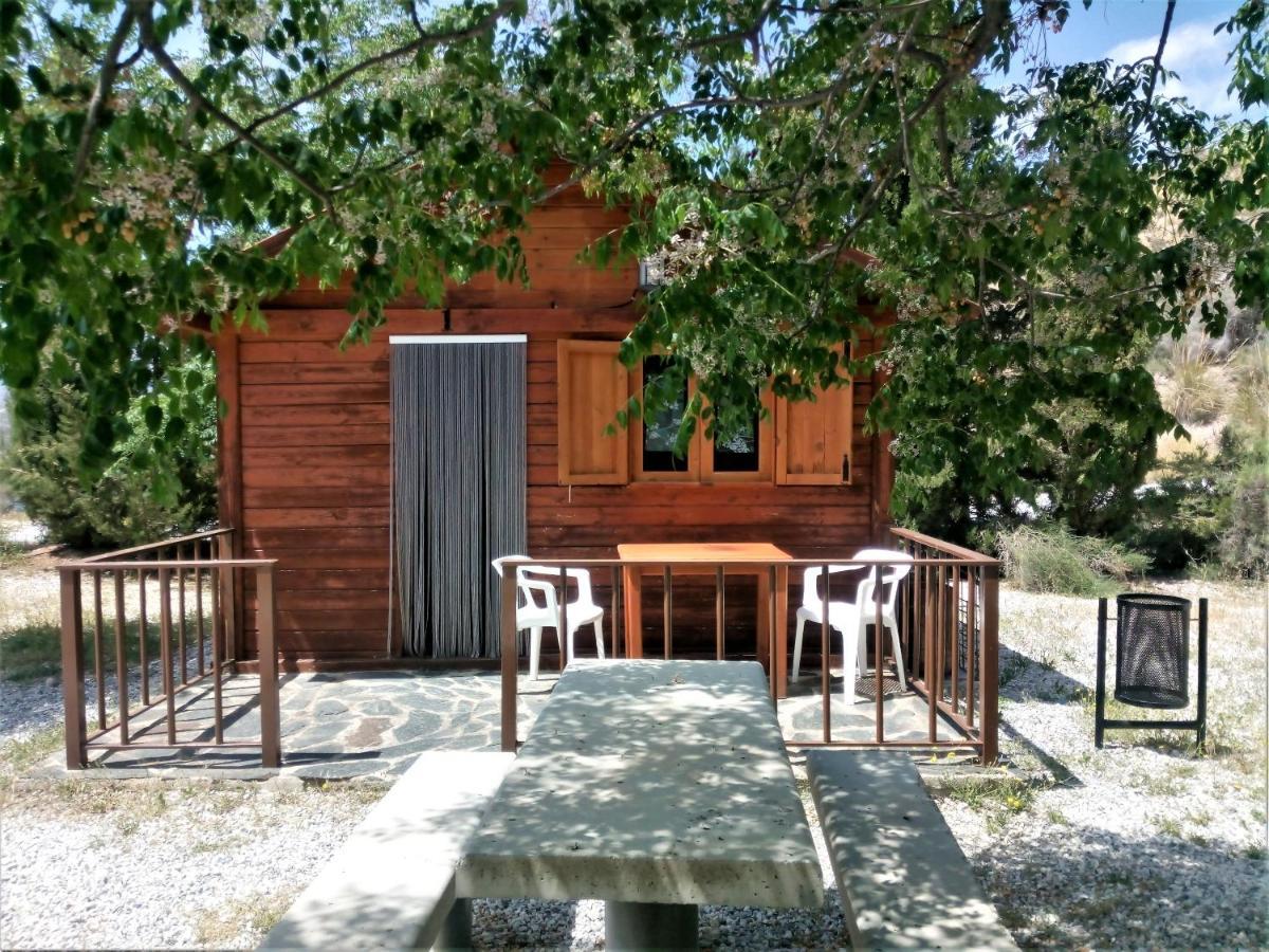 Cabanas Negratin Cuevas del Campo 外观 照片